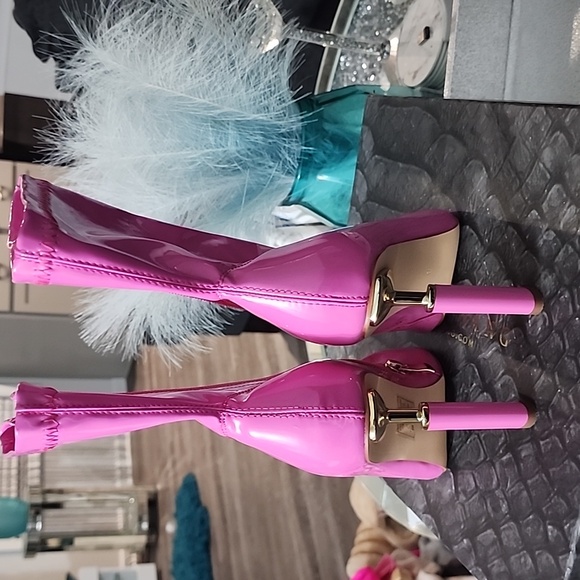 Azalea Wang barbie pink patent booties - Picture 4 of 8